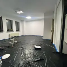 Ile biorą malarze za malowanie? Poznaj ukryte koszty i usługi